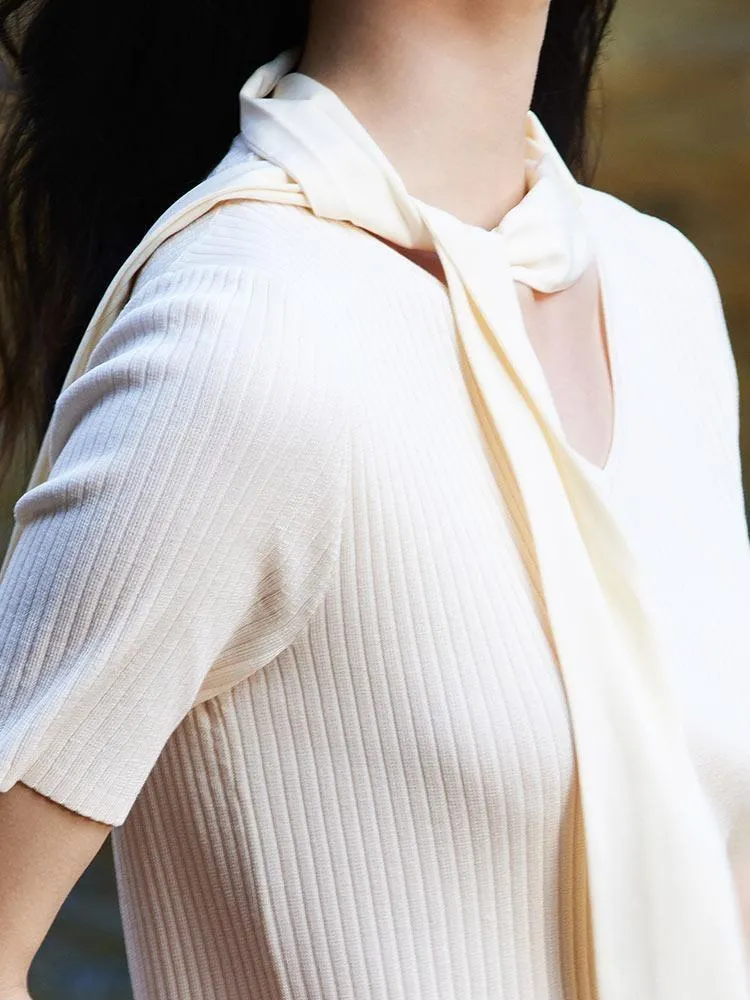 White Acetate V-neck Knit Top sold by Goelia product image thumbnail 4