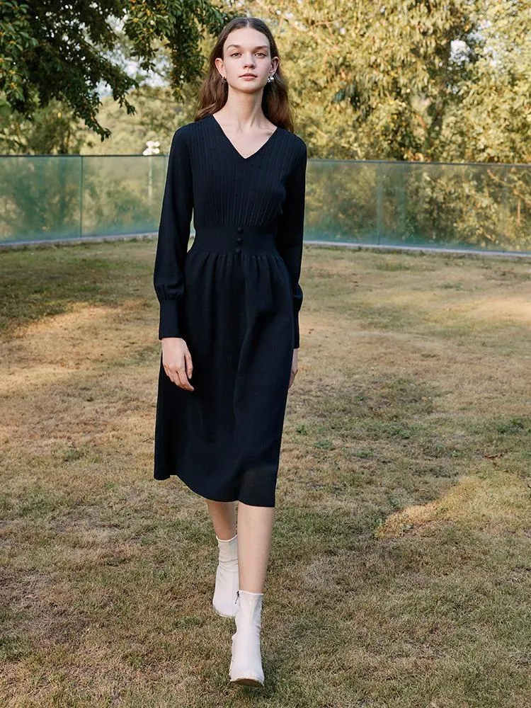 Black V-Neck Knit Midi Dress sold by Goelia