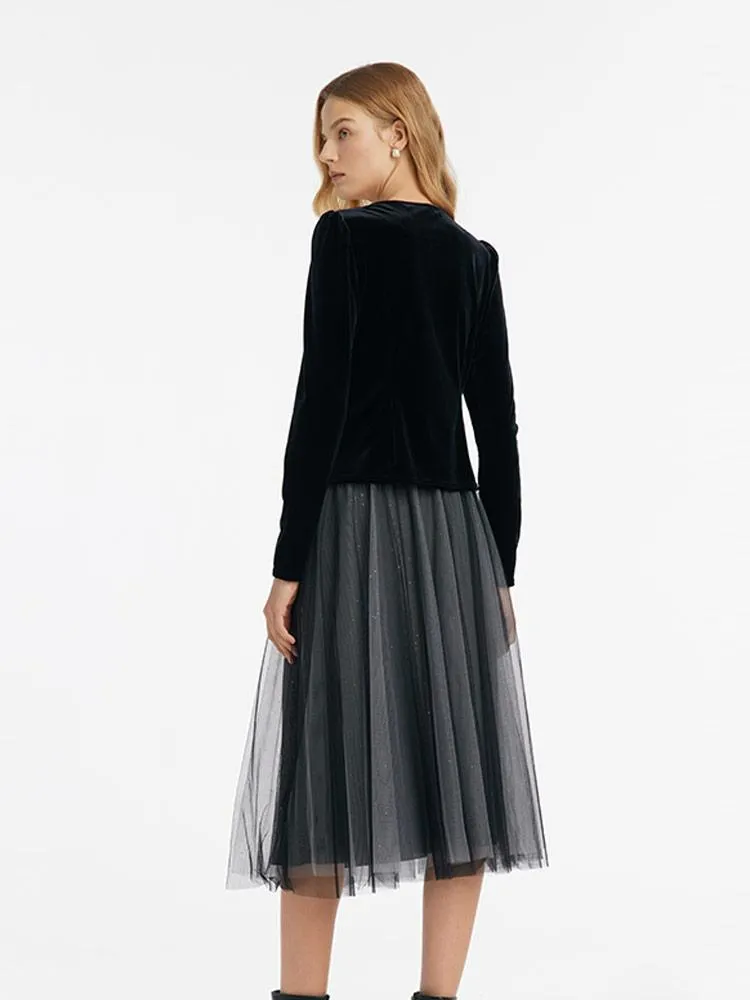 V-Neck Velvet Top And Tulle Skirt Two-Piece Set sold by Goelia product image thumbnail 4