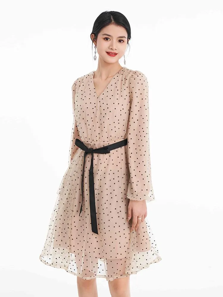 V-neck Mesh Patchwork Dress sold by Goelia product image thumbnail 5