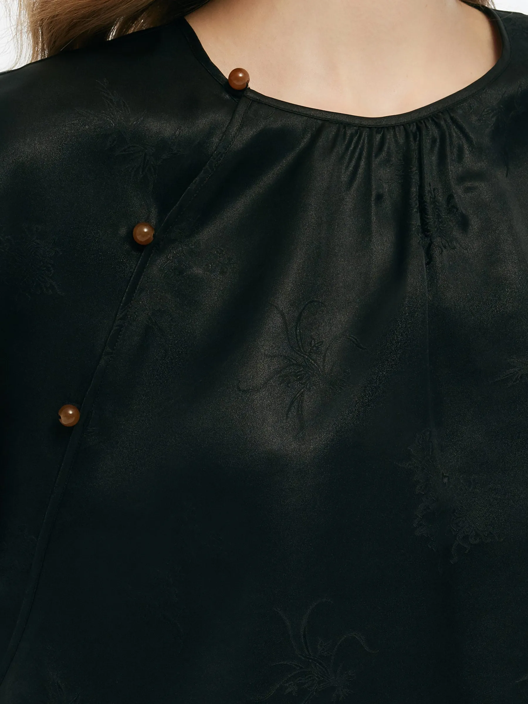 19MM Xiang Yun Silk Jade Bead Button Women T-Shirt sold by Goelia product image thumbnail 2