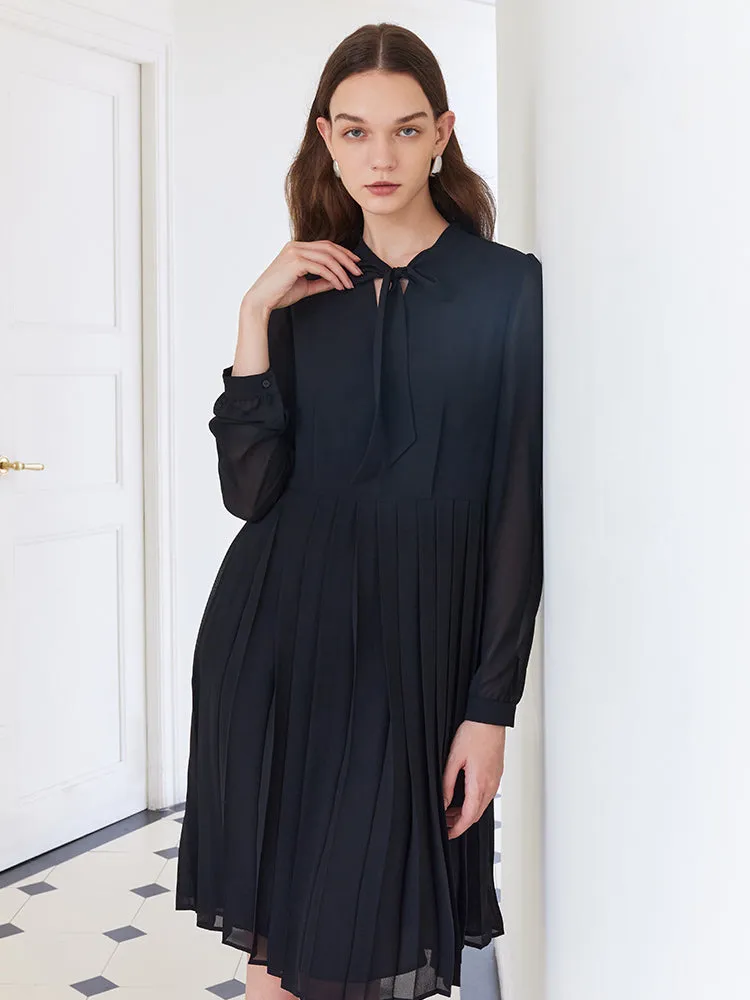 White Vest With Black Pleated Dress Two-Piece Set sold by Goelia product image thumbnail 2