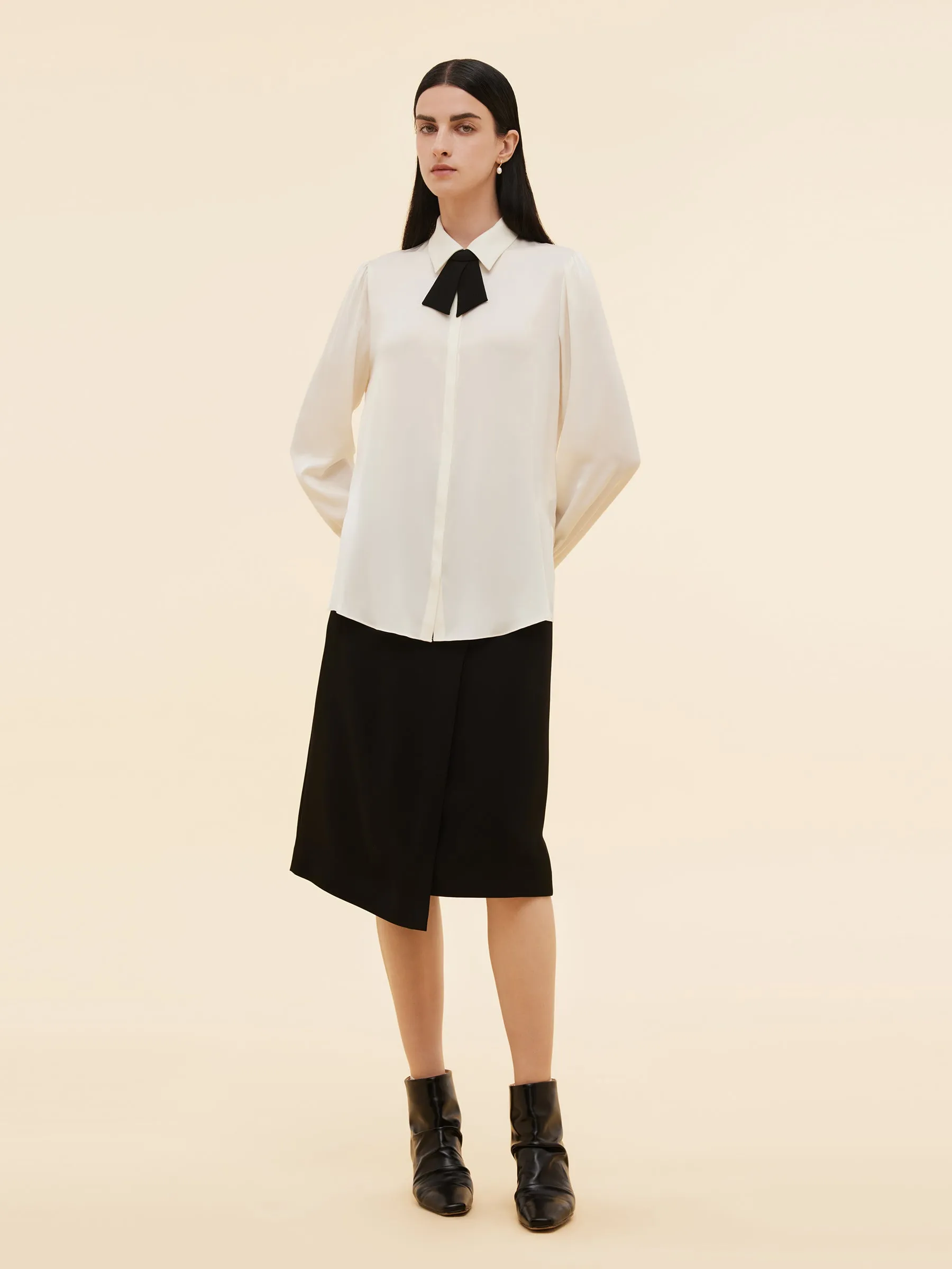 22MM Mulberry Silk Women Shirt With Detachable Bow sold by Goelia product image thumbnail 2