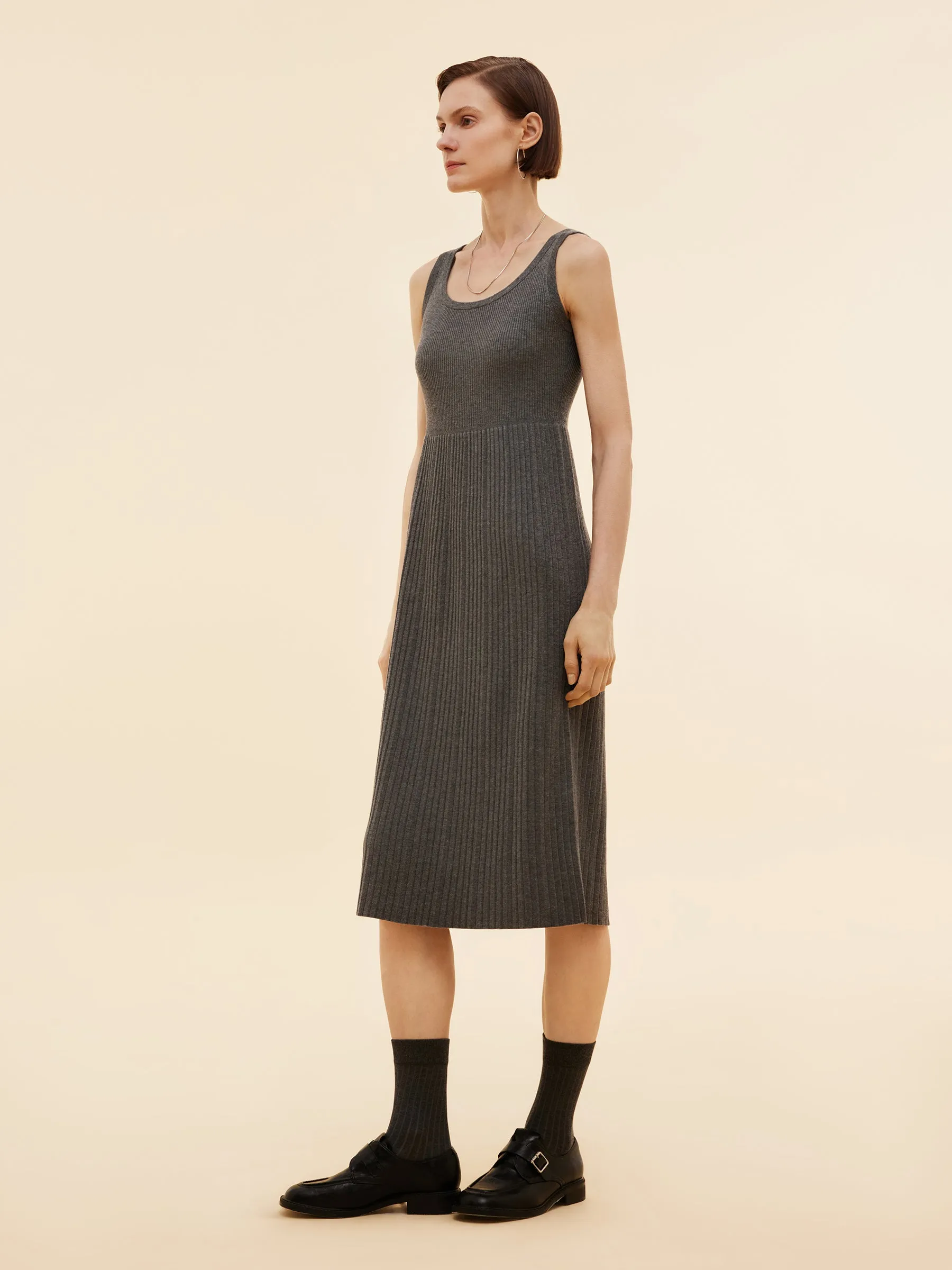 Beaded Sequins Cardigan And Pleated Sleeveless Midi Dress Two-Piece Set sold by Goelia product image thumbnail 3