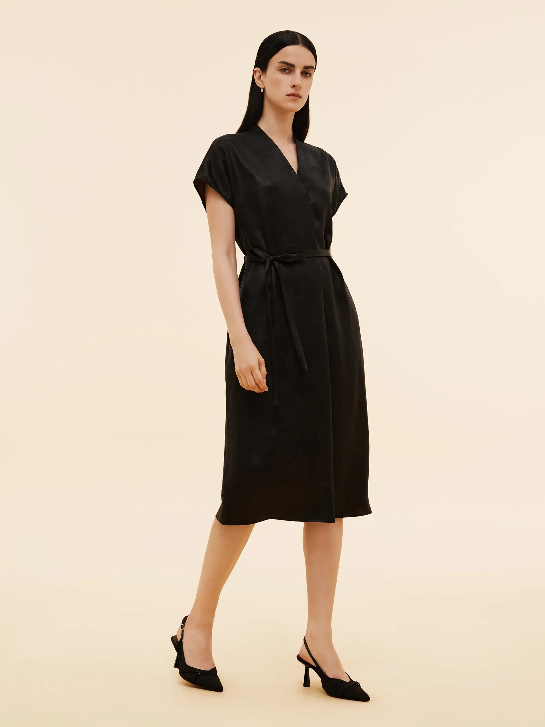 19MM Xiang Yun Silk V-Neck Women Midi Dress sold by Goelia product image thumbnail 3