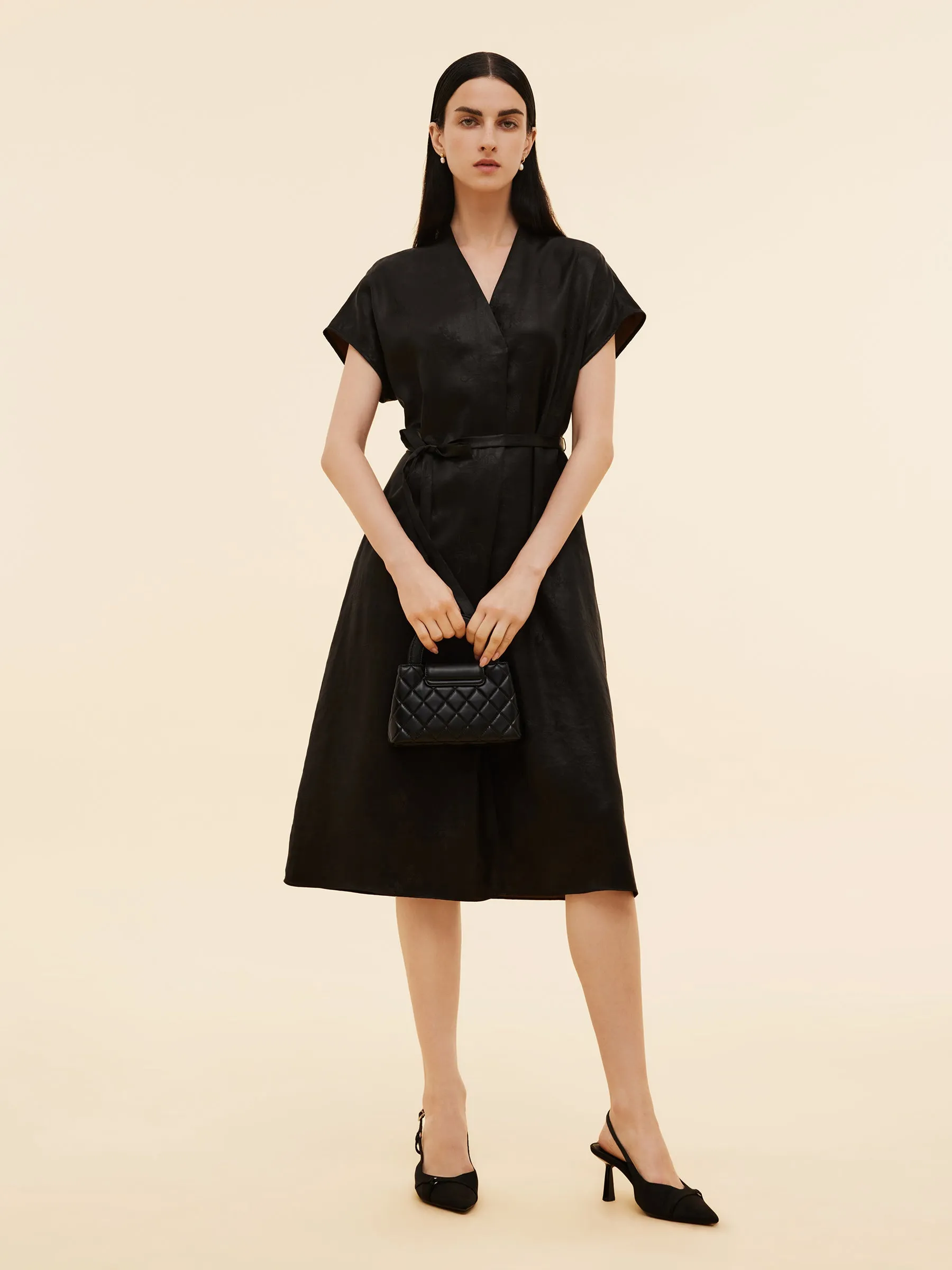 19MM Xiang Yun Silk V-Neck Women Midi Dress sold by Goelia product image thumbnail 2