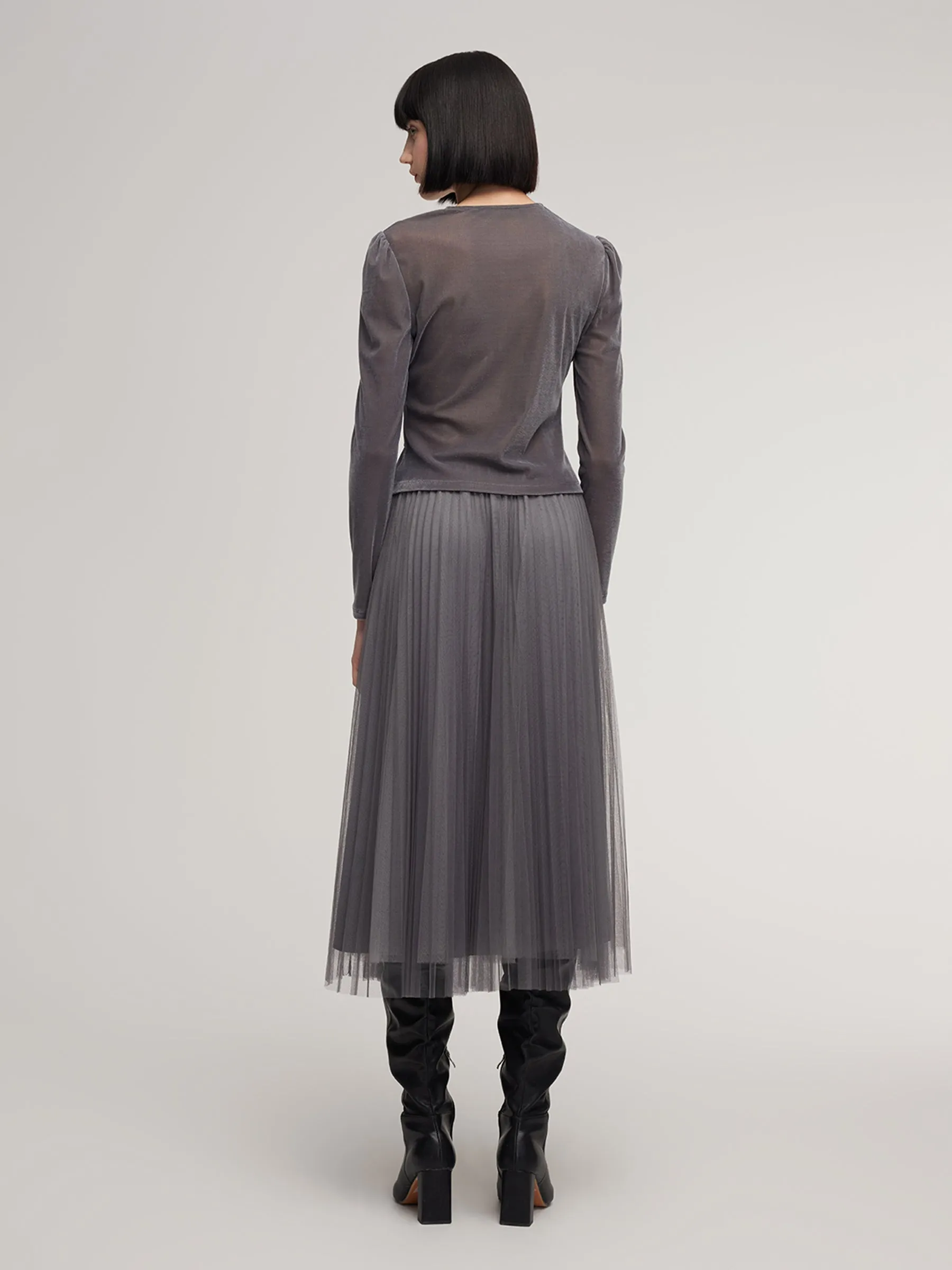 Velvet Twist Front V-Neck Top And Mesh Skirt Two-Piece Set sold by Goelia product image thumbnail 4