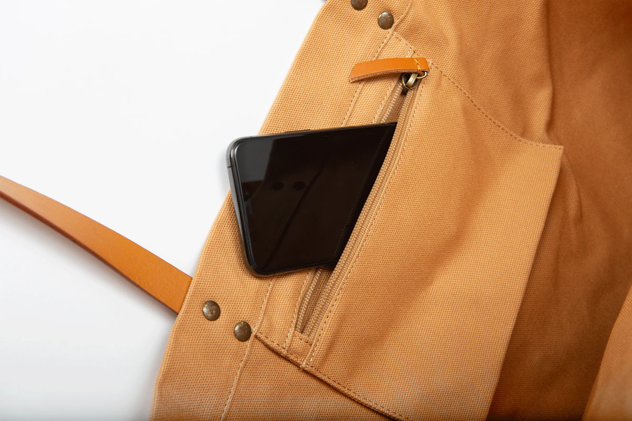 BG587-259 | ROUND LOGO TOTE BAG | CAMEL sold by Palladium Boots product image thumbnail 5