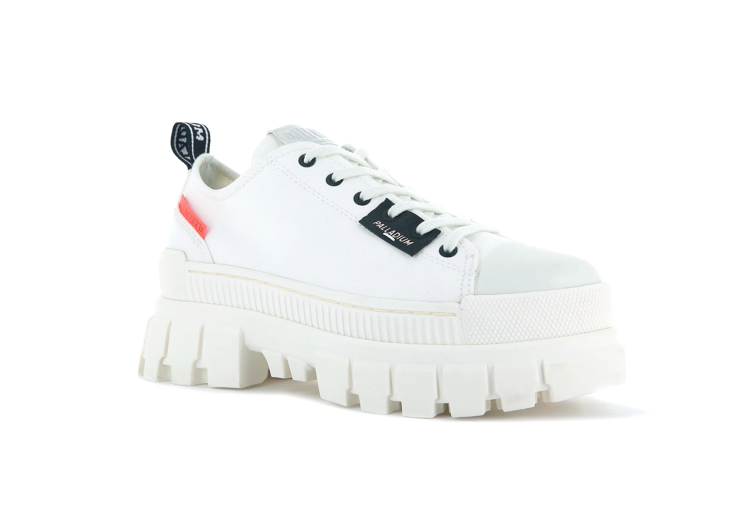 97243-116-M | REVOLT LO TX | STAR WHITE sold by Palladium Boots product image thumbnail 2