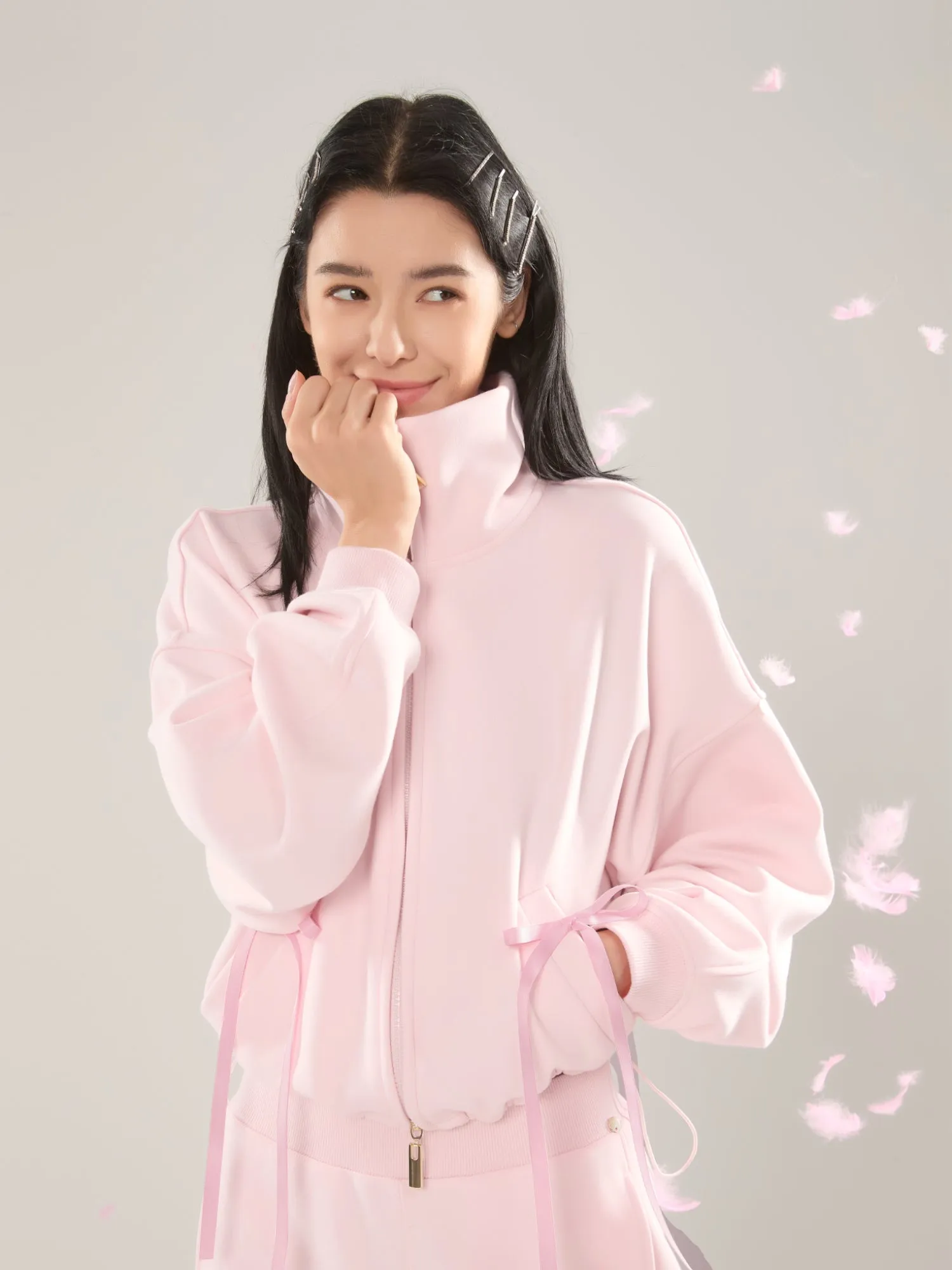 🎀 Cubby Mockneck Zip-Up, Cropped sold by Supesu product image thumbnail 3