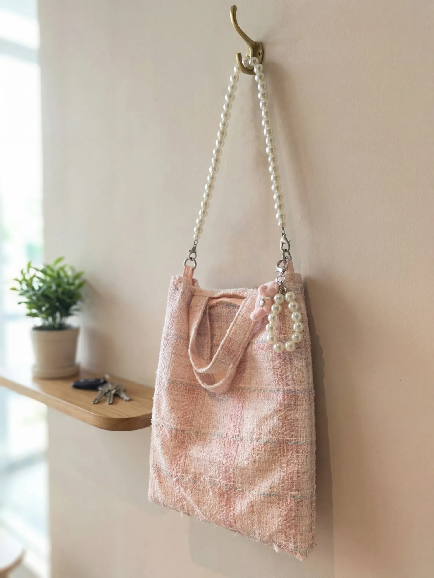 The Linton Luxe Tote sold by Supesu product image thumbnail 4