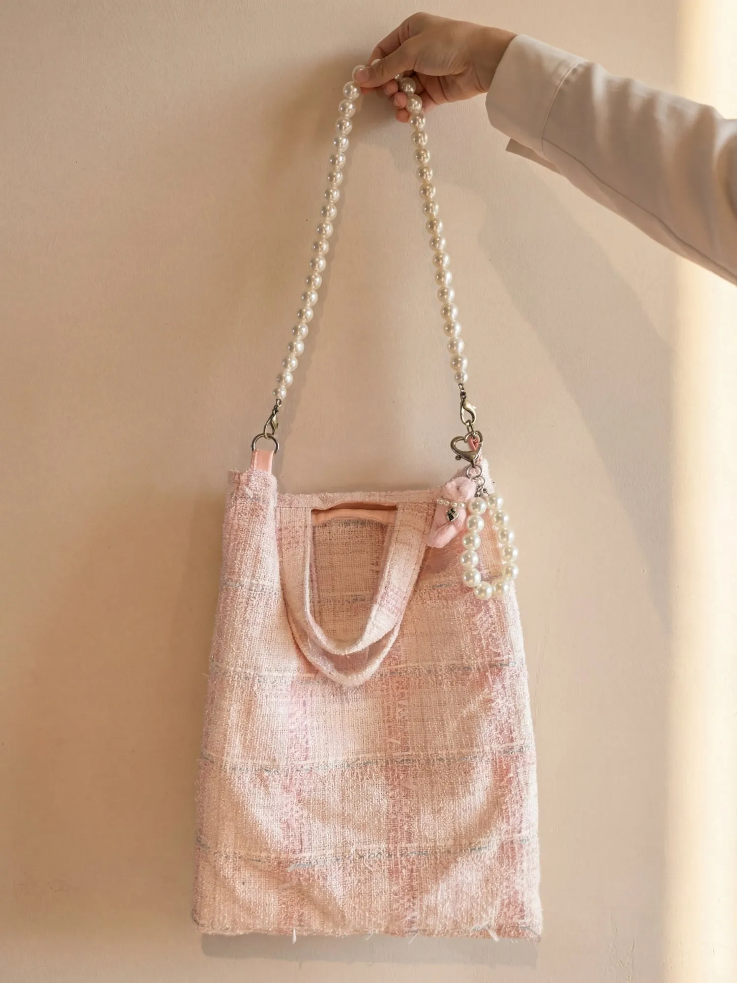 The Linton Luxe Tote sold by Supesu product image thumbnail 5