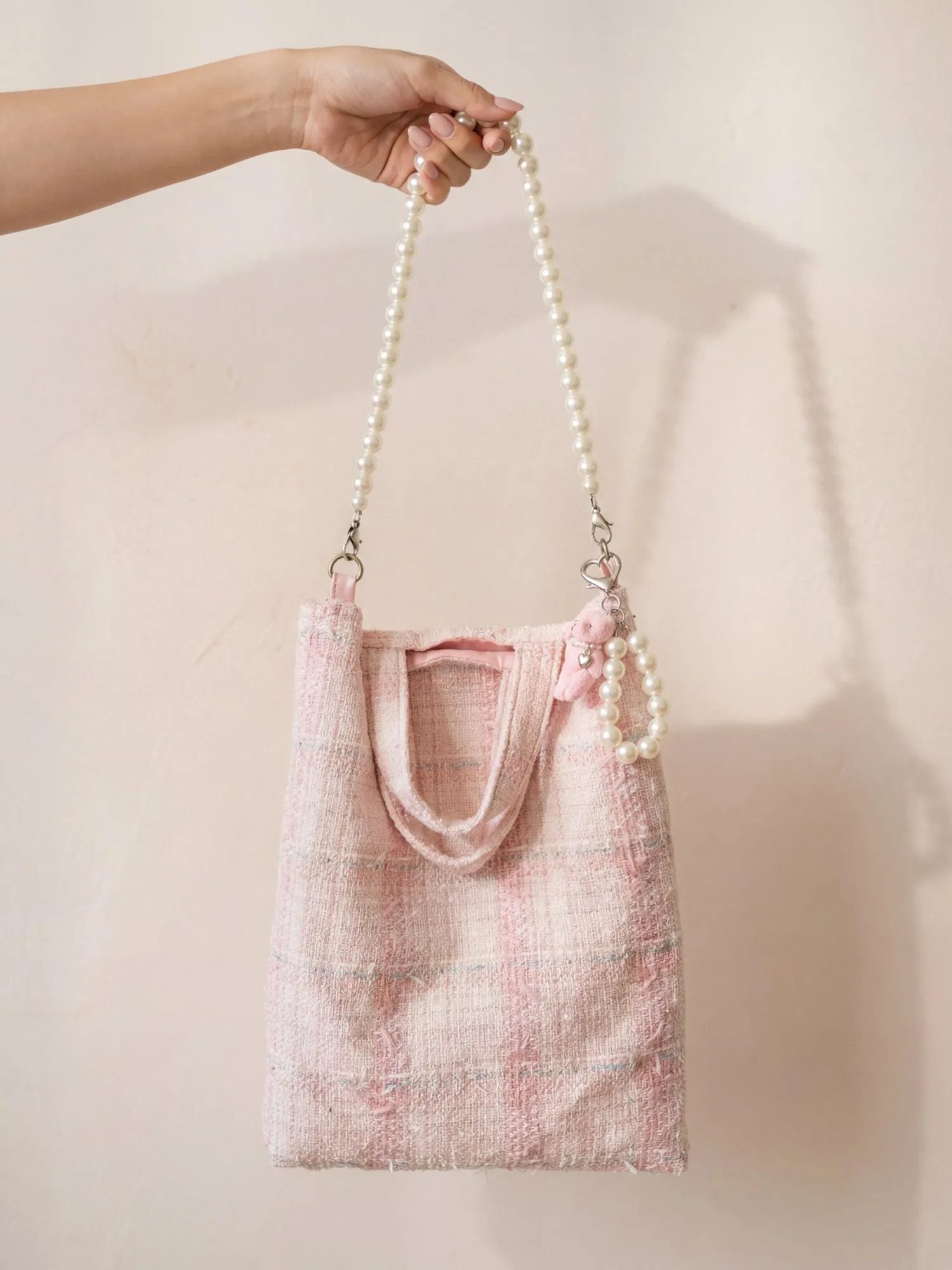 The Linton Luxe Tote sold by Supesu product image thumbnail 2