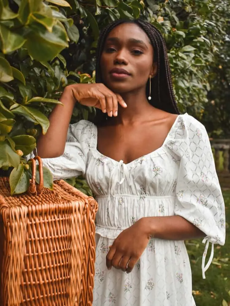 Aphrodite Long Gold Drop Earrings with Pearl sold by Confête product image thumbnail 2