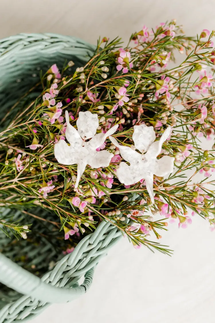 Flora - White Shell sold by Confête product image thumbnail 2