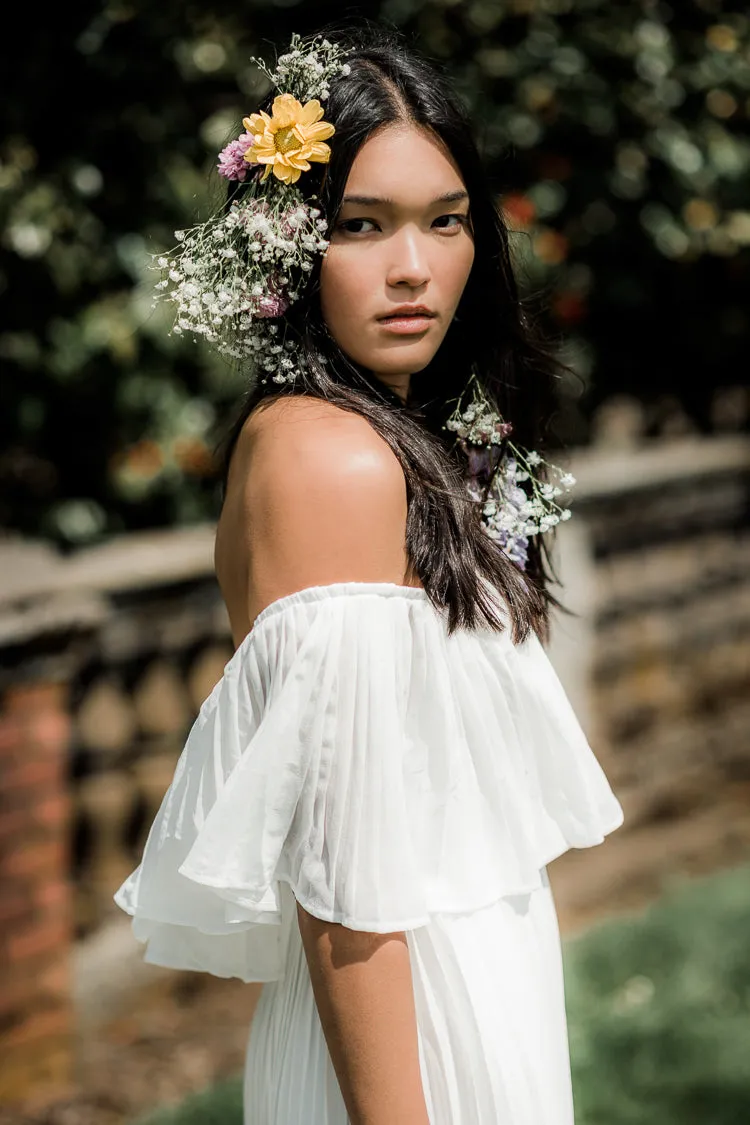 Naomi White Pleated Maxi Dress sold by Confête product image thumbnail 2