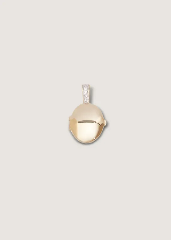 Archive Maison Oval Locket II sold by Kinn