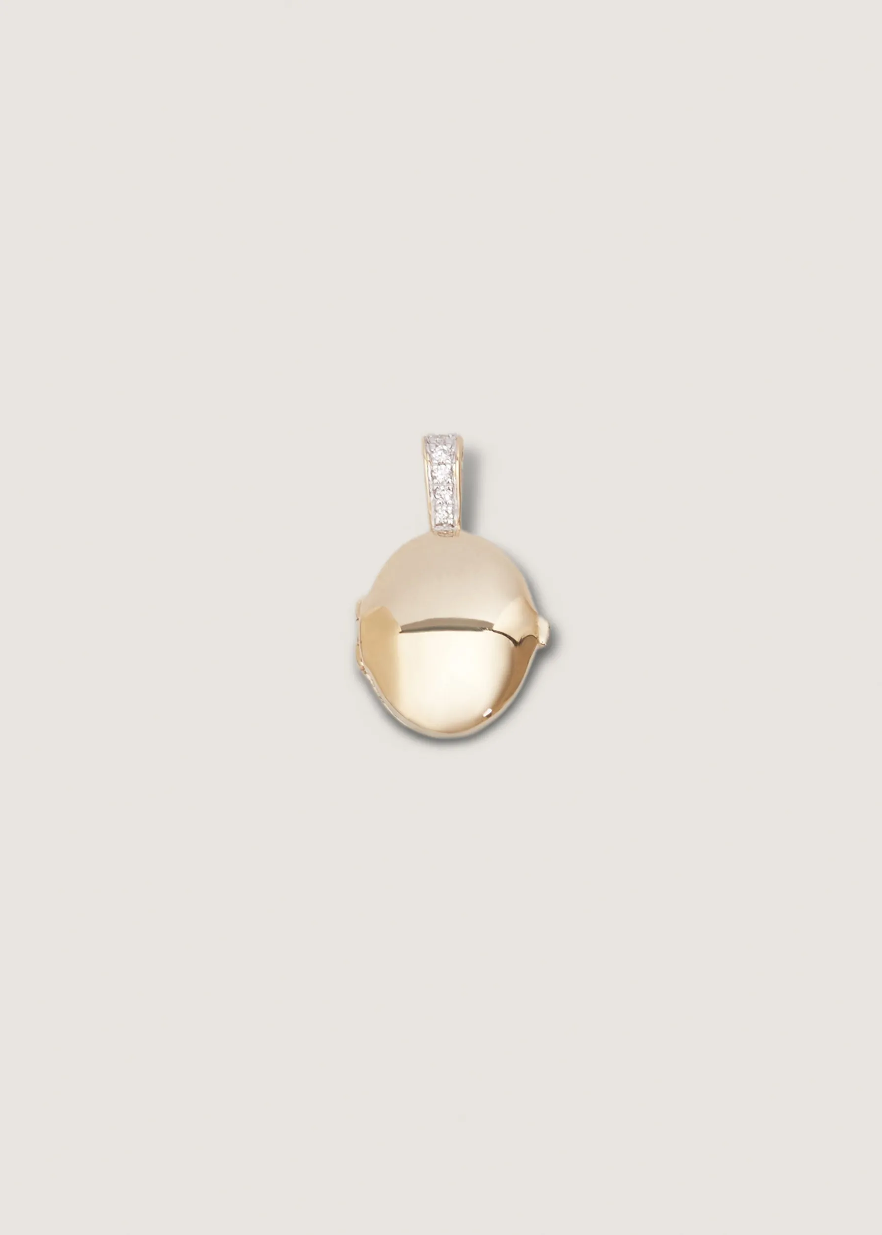 Archive Maison Oval Locket II sold by Kinn