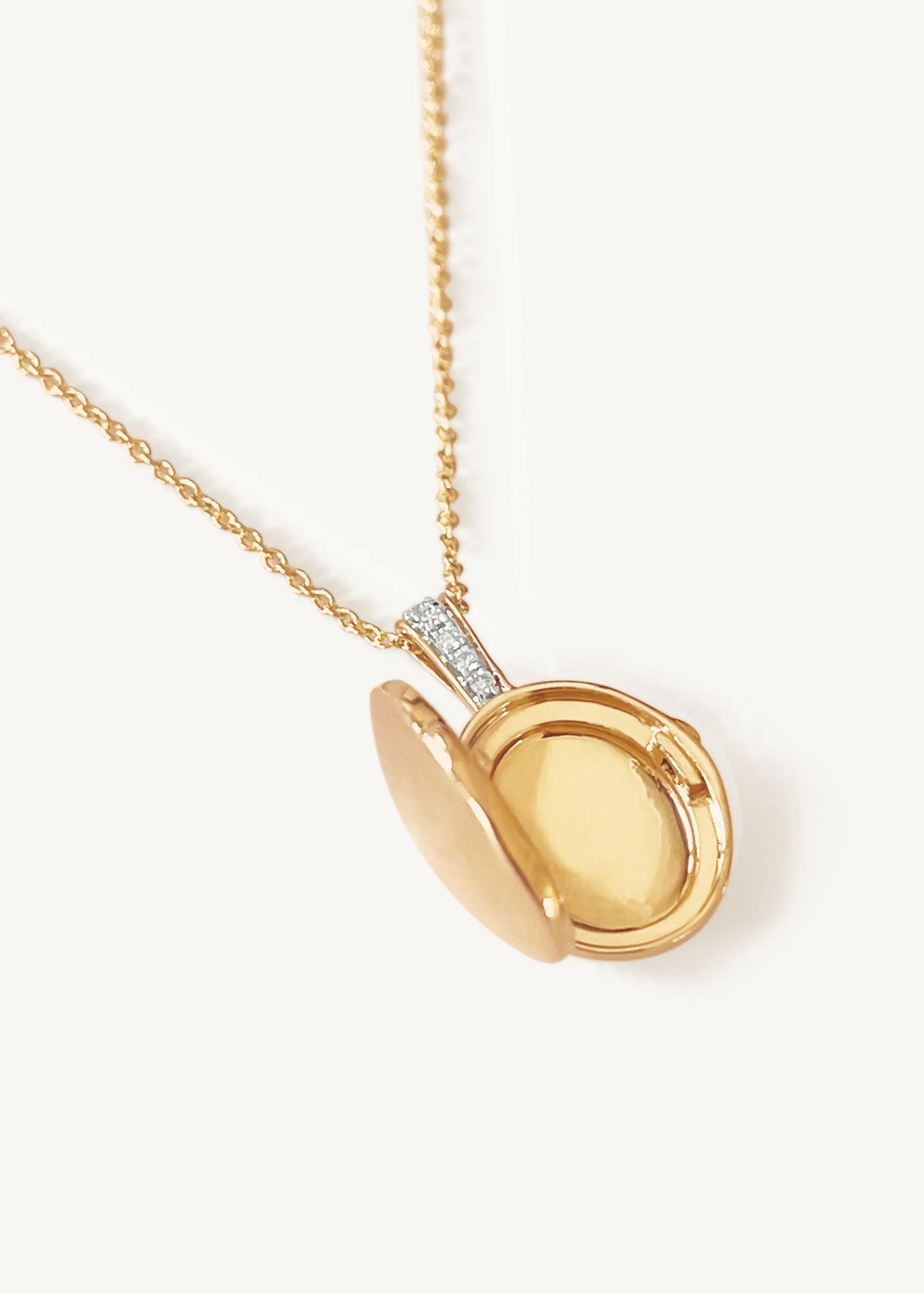 Archive Maison Oval Locket II sold by Kinn product image thumbnail 5