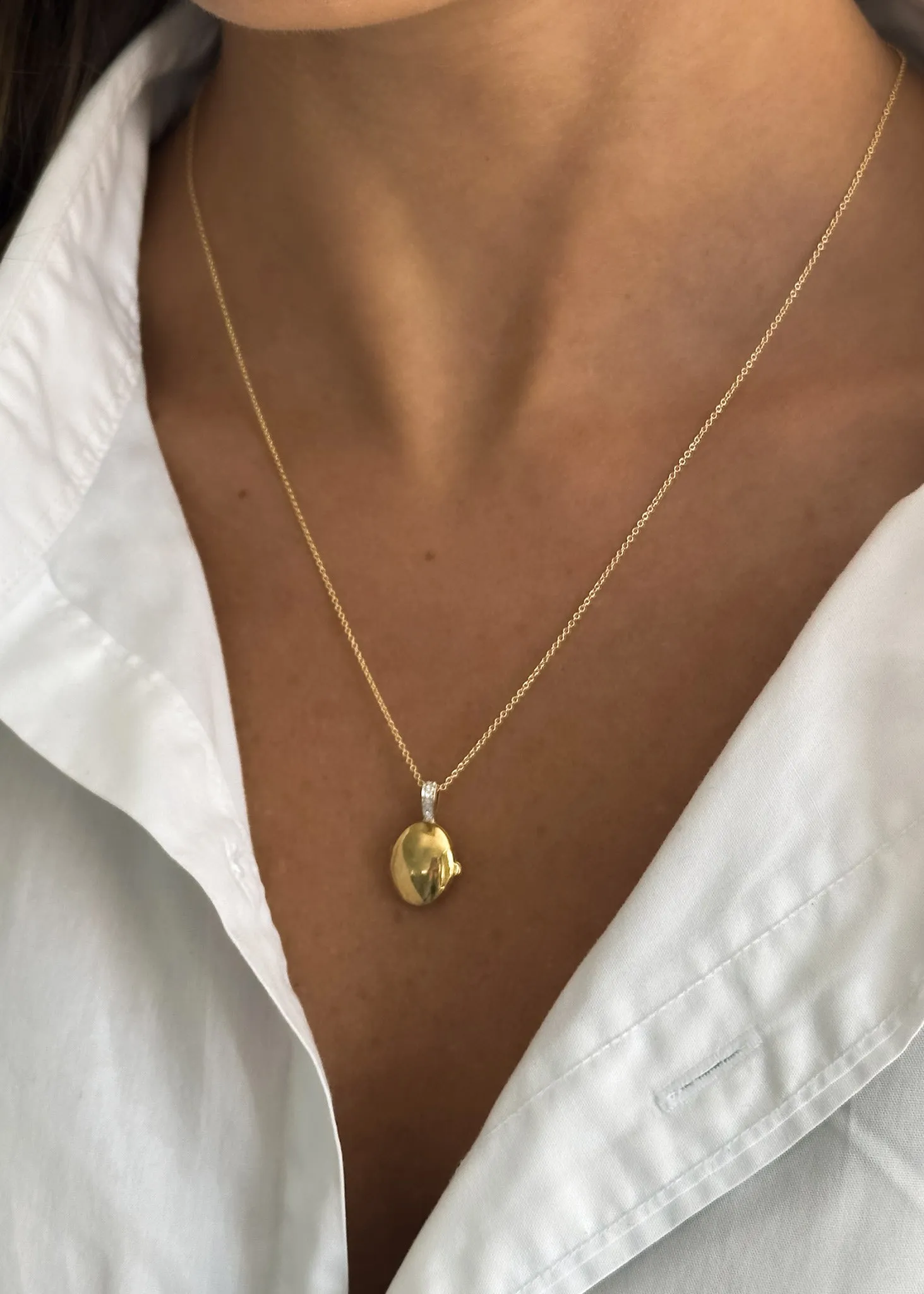 Archive Maison Oval Locket II sold by Kinn product image thumbnail 2