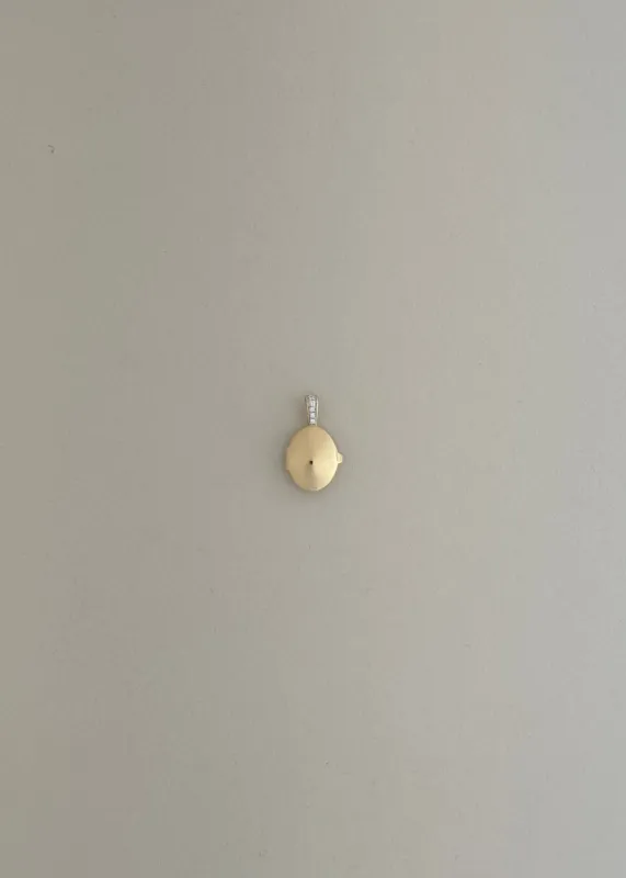 Archive Maison Oval Locket II (10K) sold by Kinn