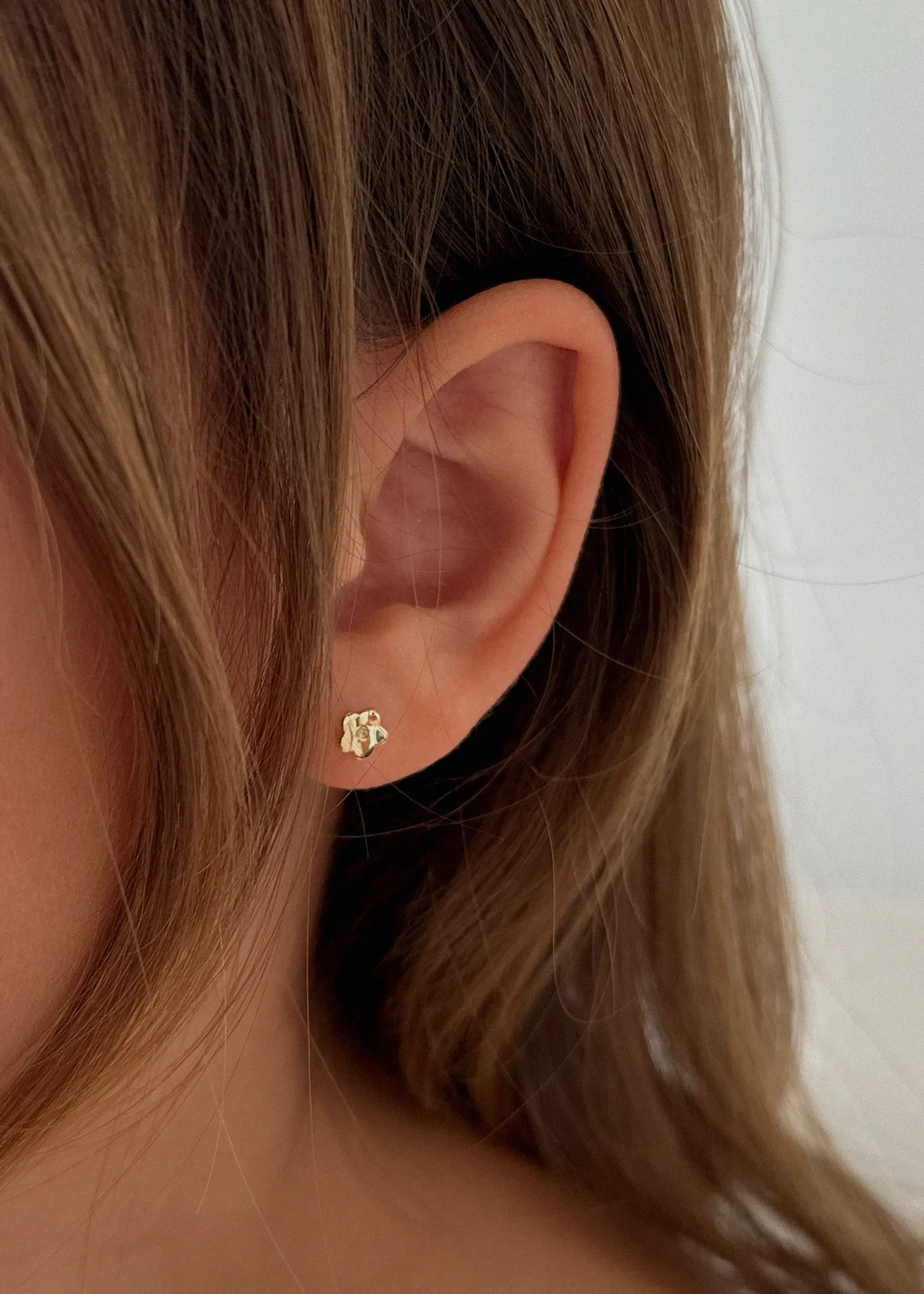 Bébé Flower Stud Earrings Diamond sold by Kinn product image thumbnail 2