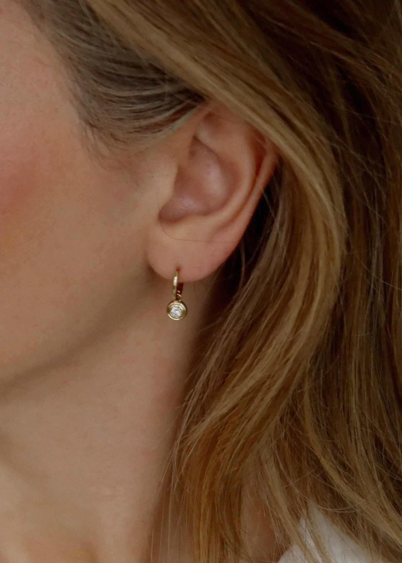 Cosette Huggie Earrings Diamond sold by Kinn product image thumbnail 2