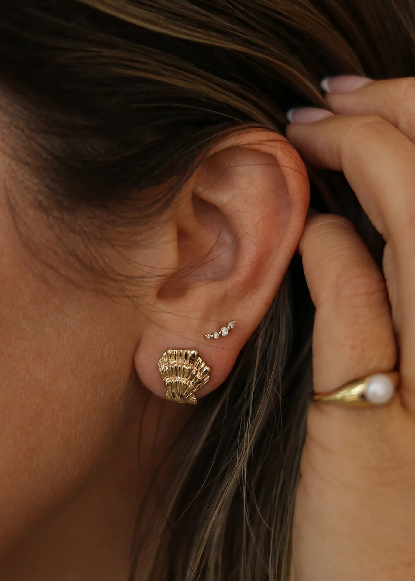 Shell Stud Earrings Gold sold by Kinn product image thumbnail 2