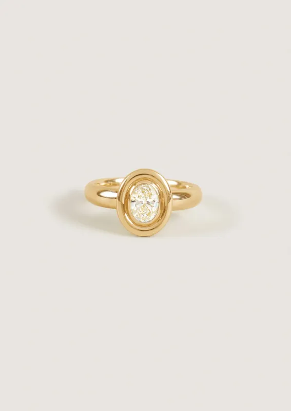 Jardin Oval Ring Diamond sold by Kinn