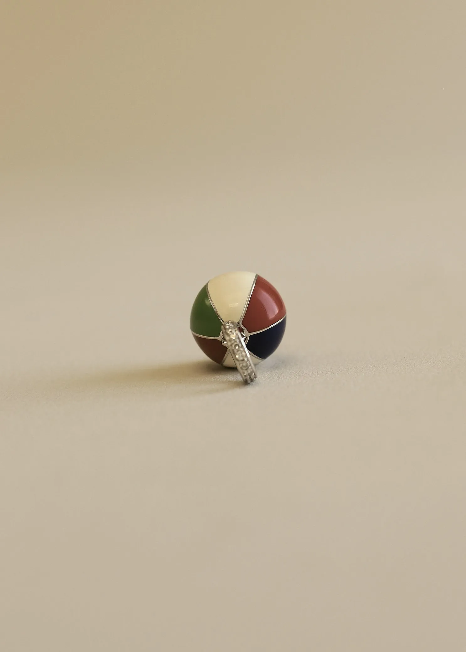 Vintage Beach Ball Pendant 18K sold by Kinn product image thumbnail 4