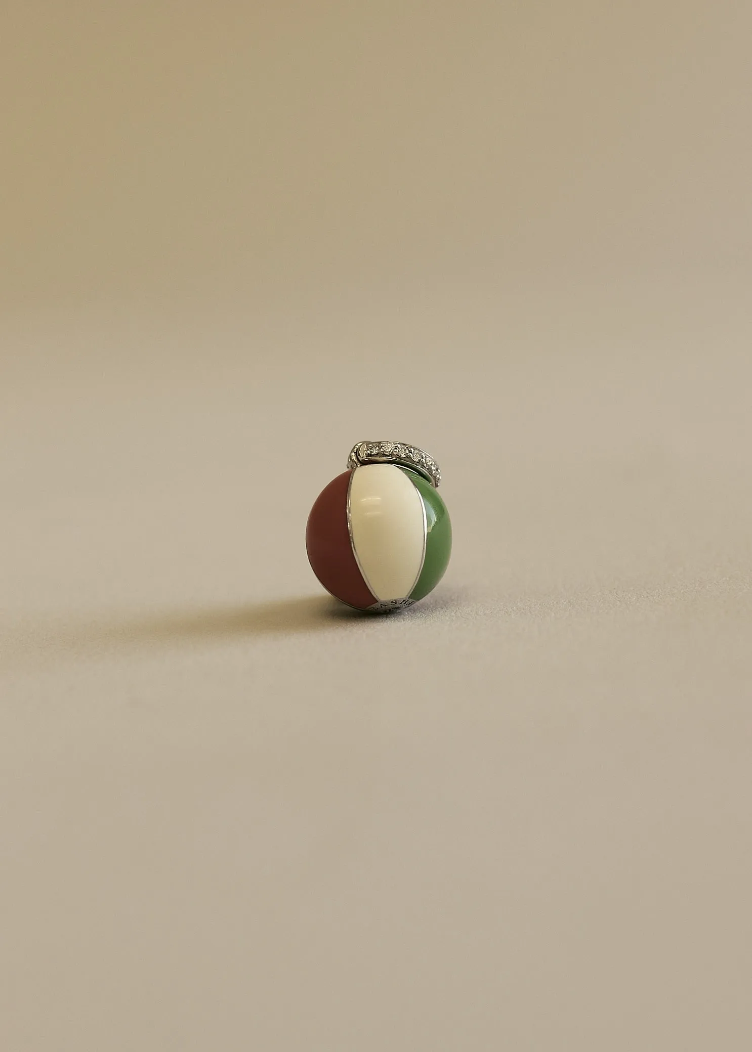 Vintage Beach Ball Pendant 18K sold by Kinn product image thumbnail 5