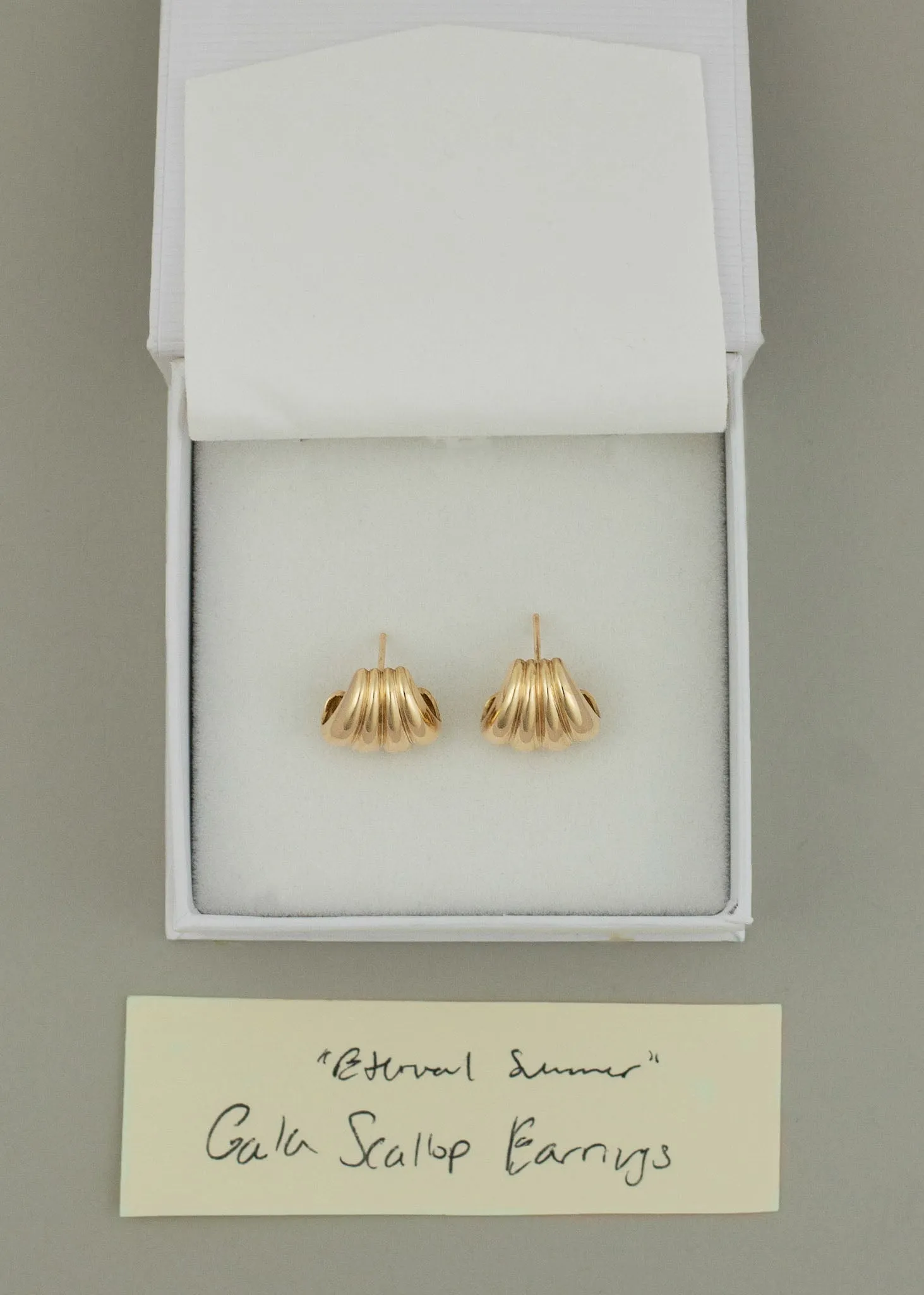 Gaia Scallop Earrings Gold sold by Kinn product image thumbnail 3