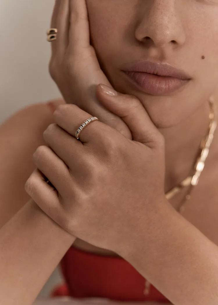 Solis Ribbed Five Diamond Ring sold by Kinn product image thumbnail 2