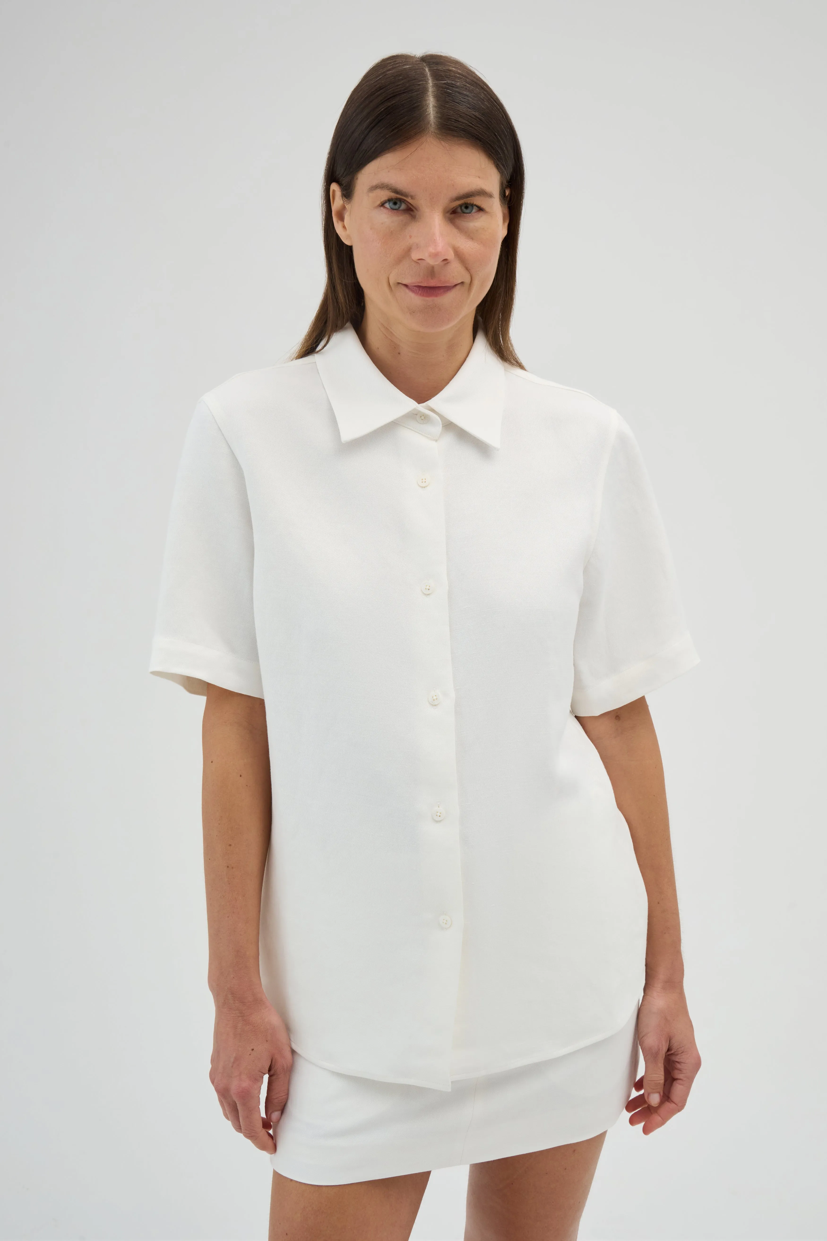 SHORT SLEEVE LINEN BUTTON UP sold by RENGGLI