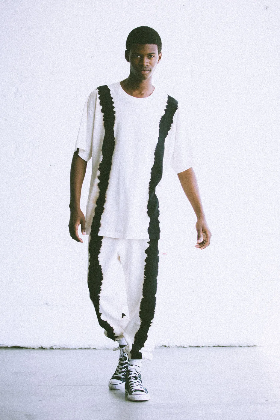 WHITE WIDOW TEE sold by Elwood Clothing product image thumbnail 4