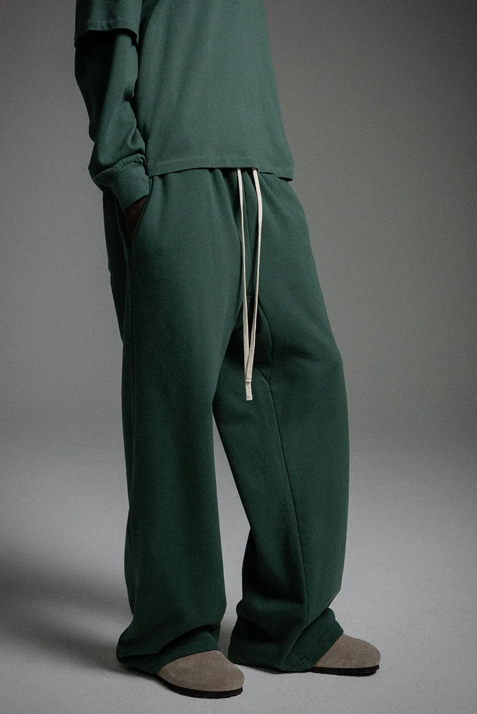 HEAVYWEIGHT STRAIGHT SWEATPANT sold by Elwood Clothing product image thumbnail 5