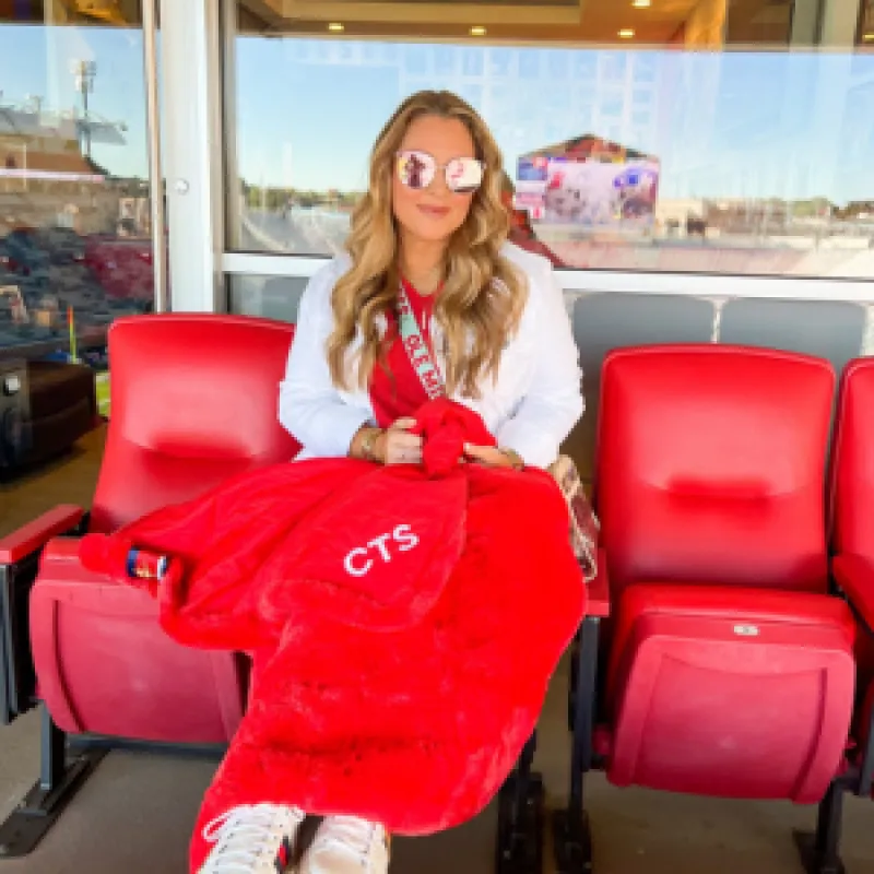 Waterproof Windproof Outdoor Lap Blanket | Pretty Rugged sold by Pretty Rugged