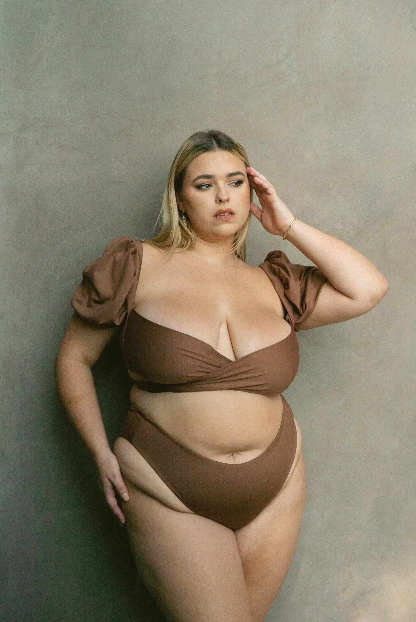 The High-Leg Scrunch Bottom - Toast sold by Londre Bodywear product image thumbnail 3