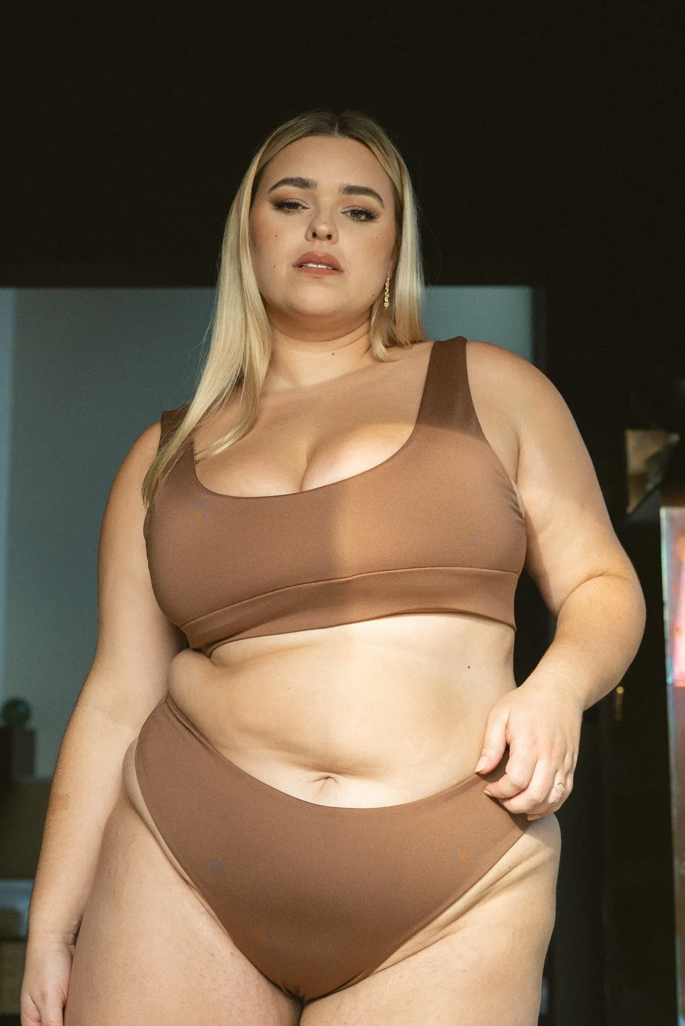 The High-Leg Scrunch Bottom - Toast sold by Londre Bodywear product image thumbnail 2