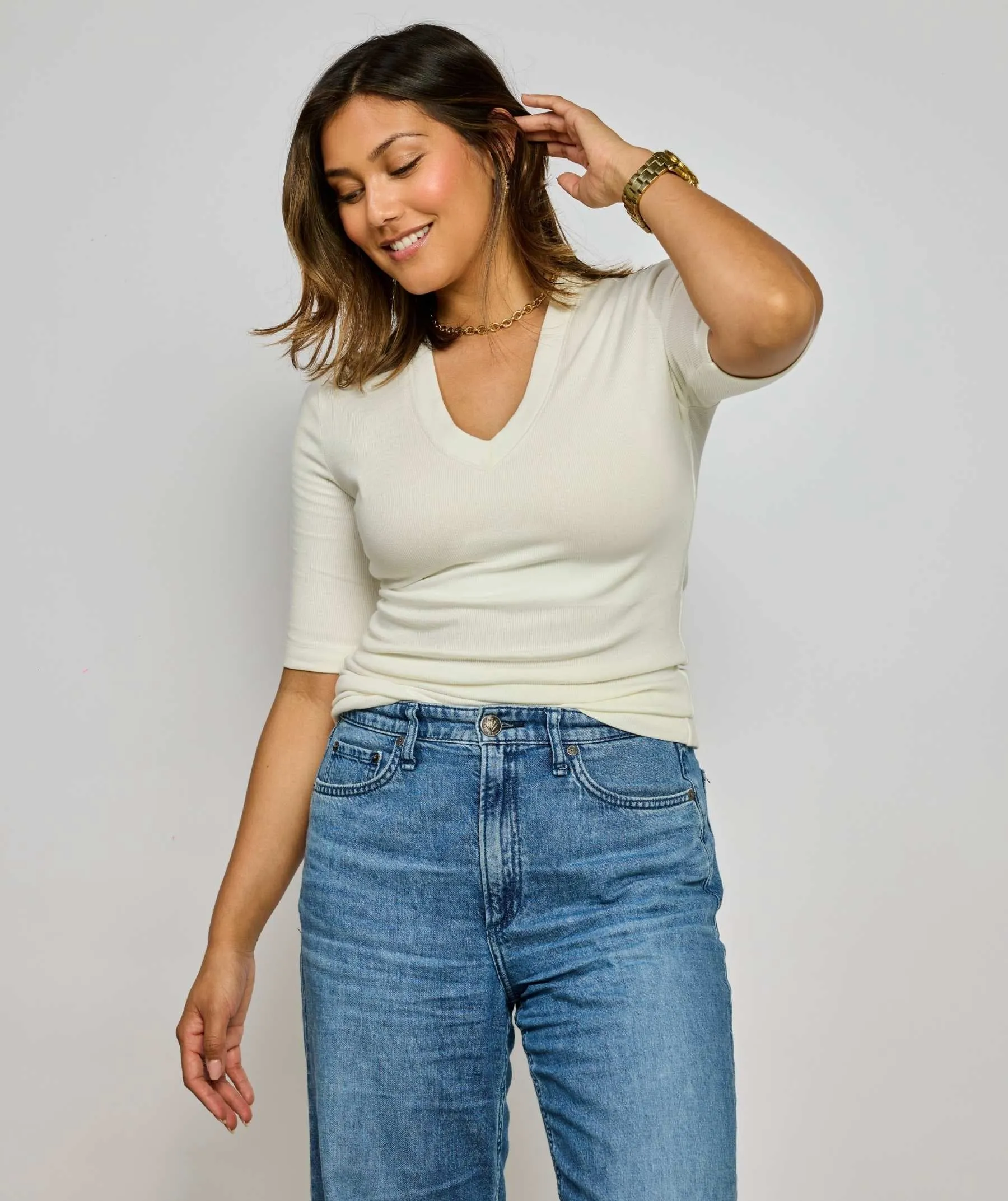 The Riley Ribbed Short Sleeve V-Neck Bra Top sold by SheBird product image thumbnail 4