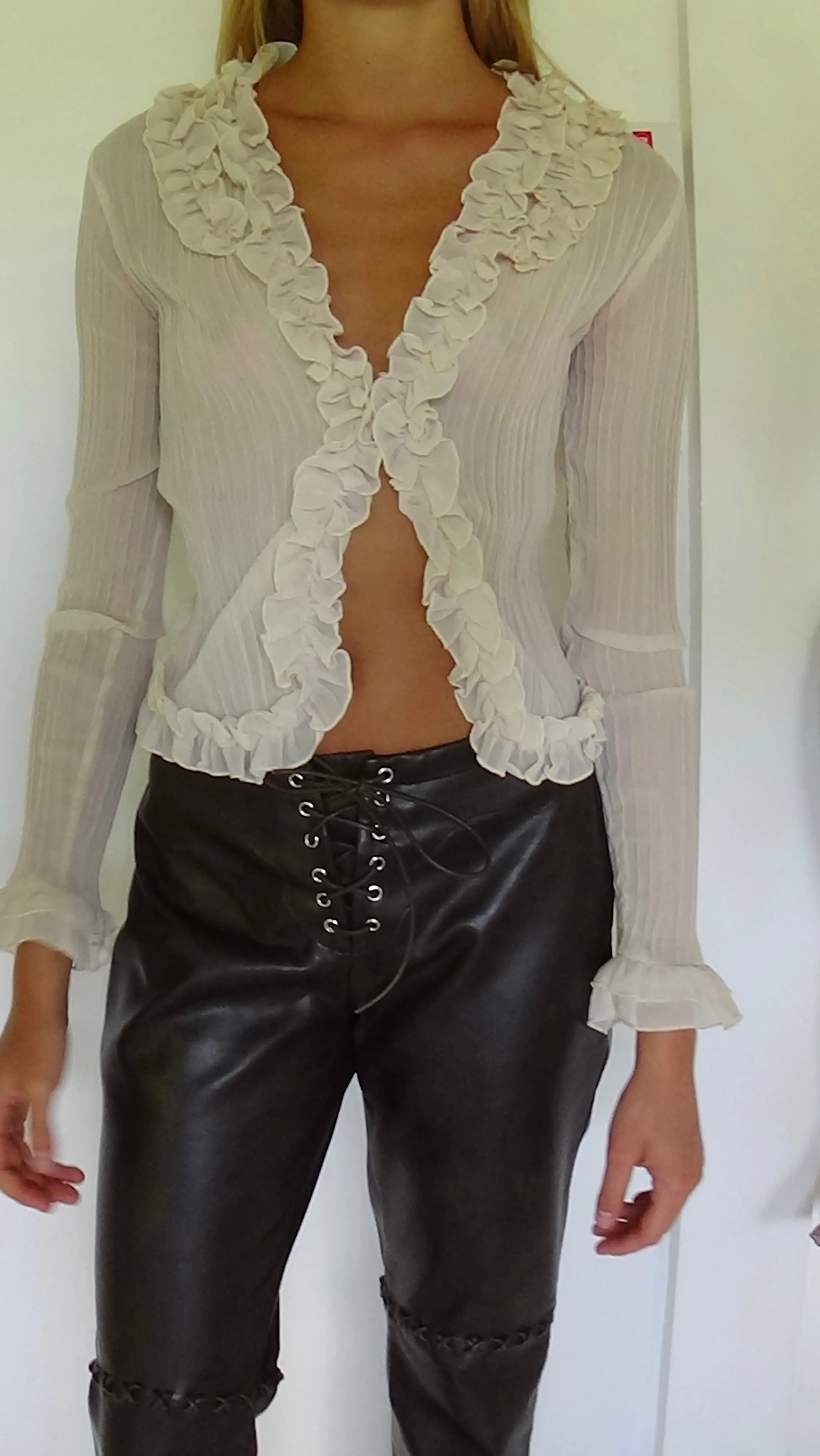 Kara Blouse White sold by Mais X Frida product image thumbnail 3