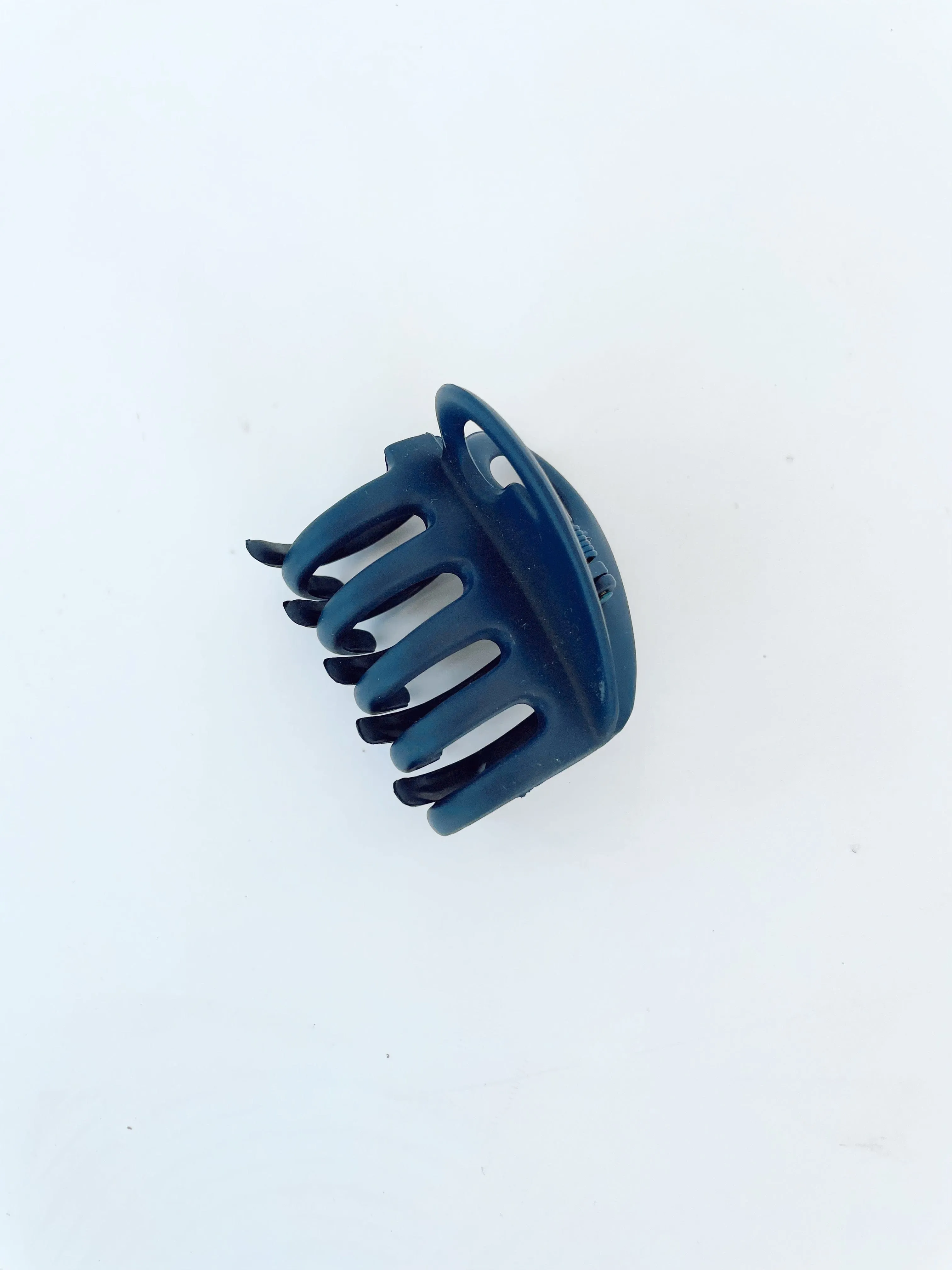 Half Up Claw Clip sold by LANE 201 product image thumbnail 5