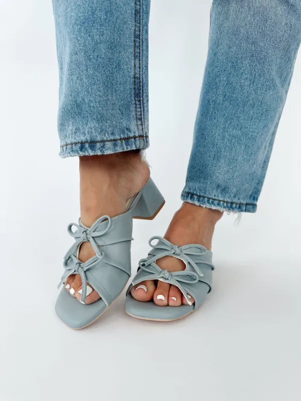 Bow Peep Heel sold by LANE 201