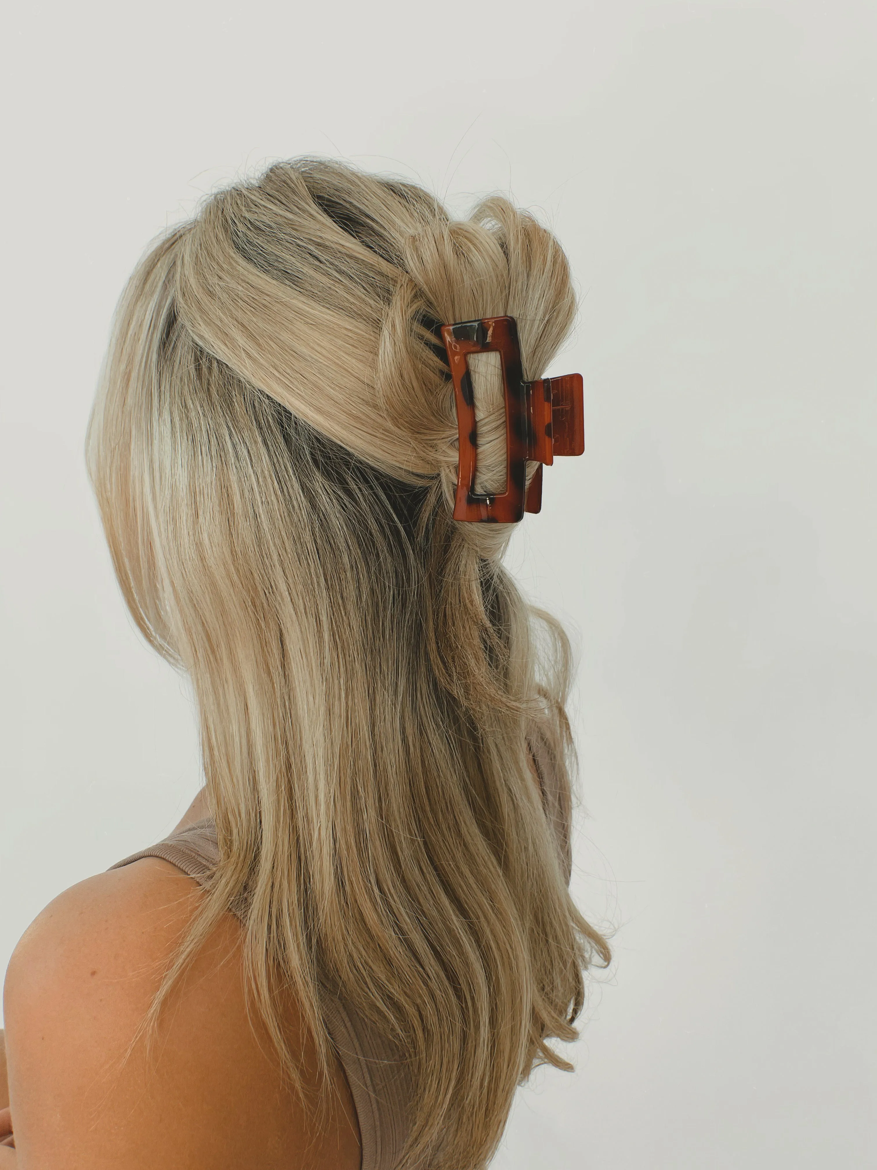 Tortoise Claw Clip sold by LANE 201 product image thumbnail 3