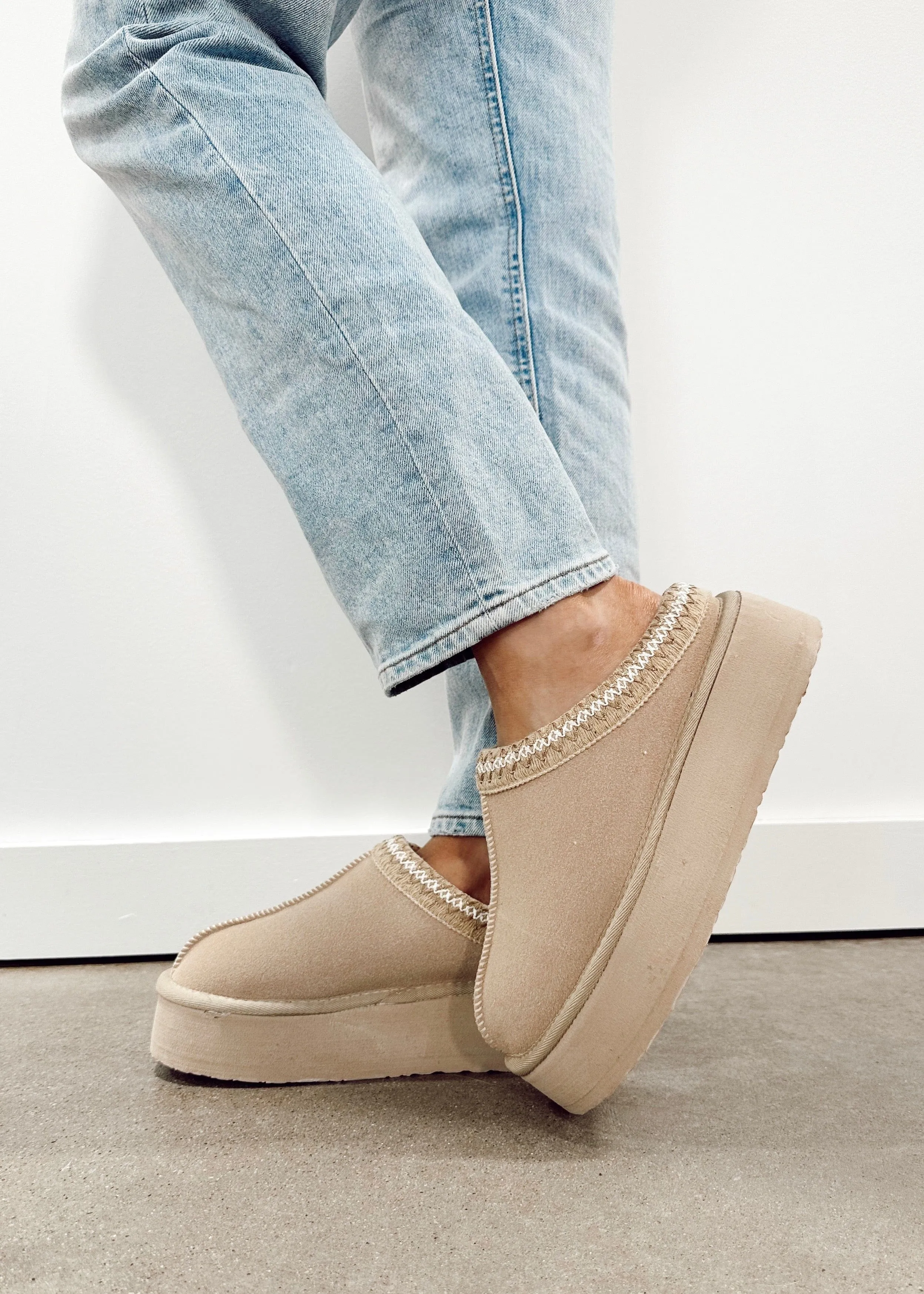Jazmin Platform Slipper sold by LANE 201 product image thumbnail 3
