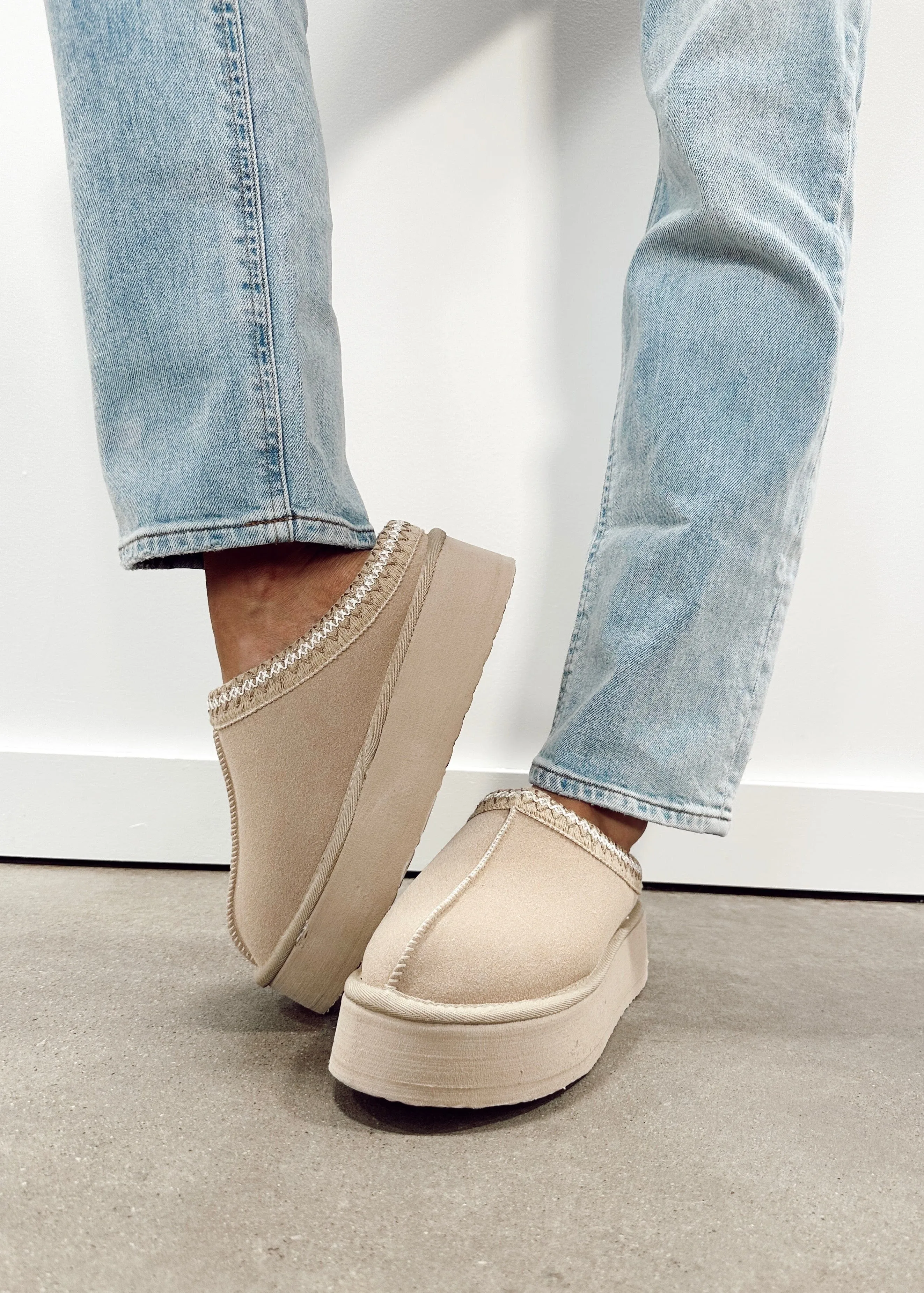 Jazmin Platform Slipper sold by LANE 201 product image thumbnail 2