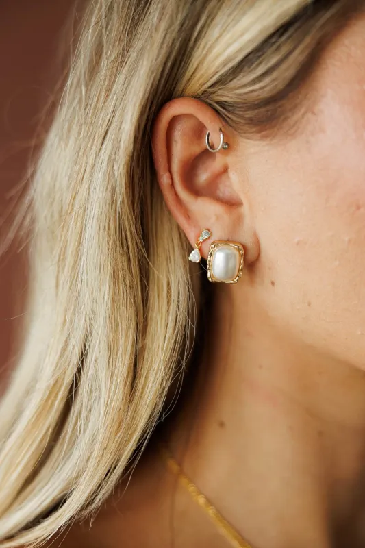 Oval Pearl Stud Earrings made by Fame Accessories