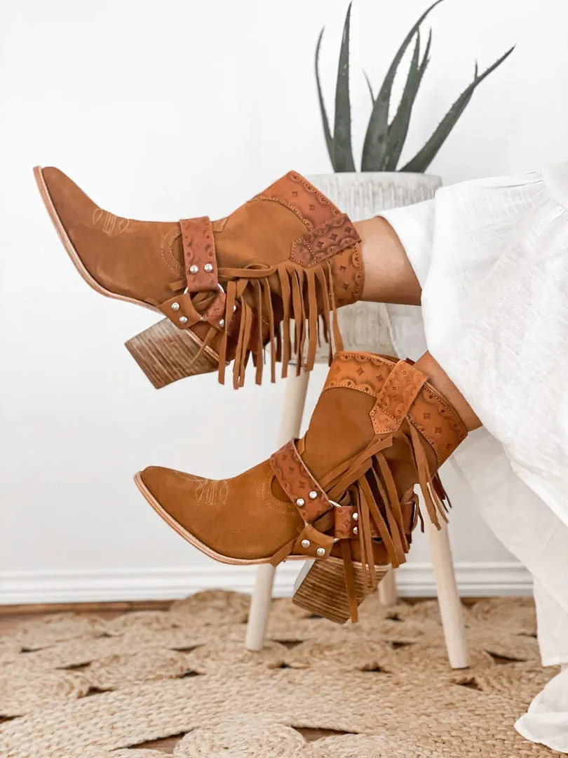 Dixie Vintage Suede Boots sold by Mahiya product image thumbnail 5