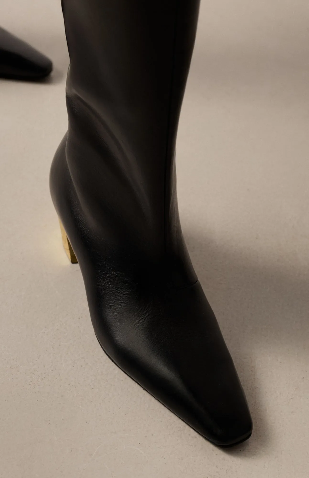 DYLAN DEEP BLACK sold by Vanda Novak product image thumbnail 5