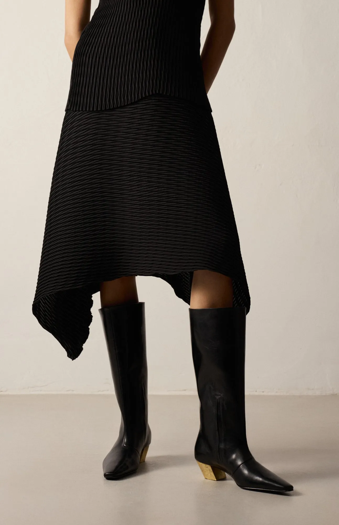 DYLAN DEEP BLACK sold by Vanda Novak product image thumbnail 3